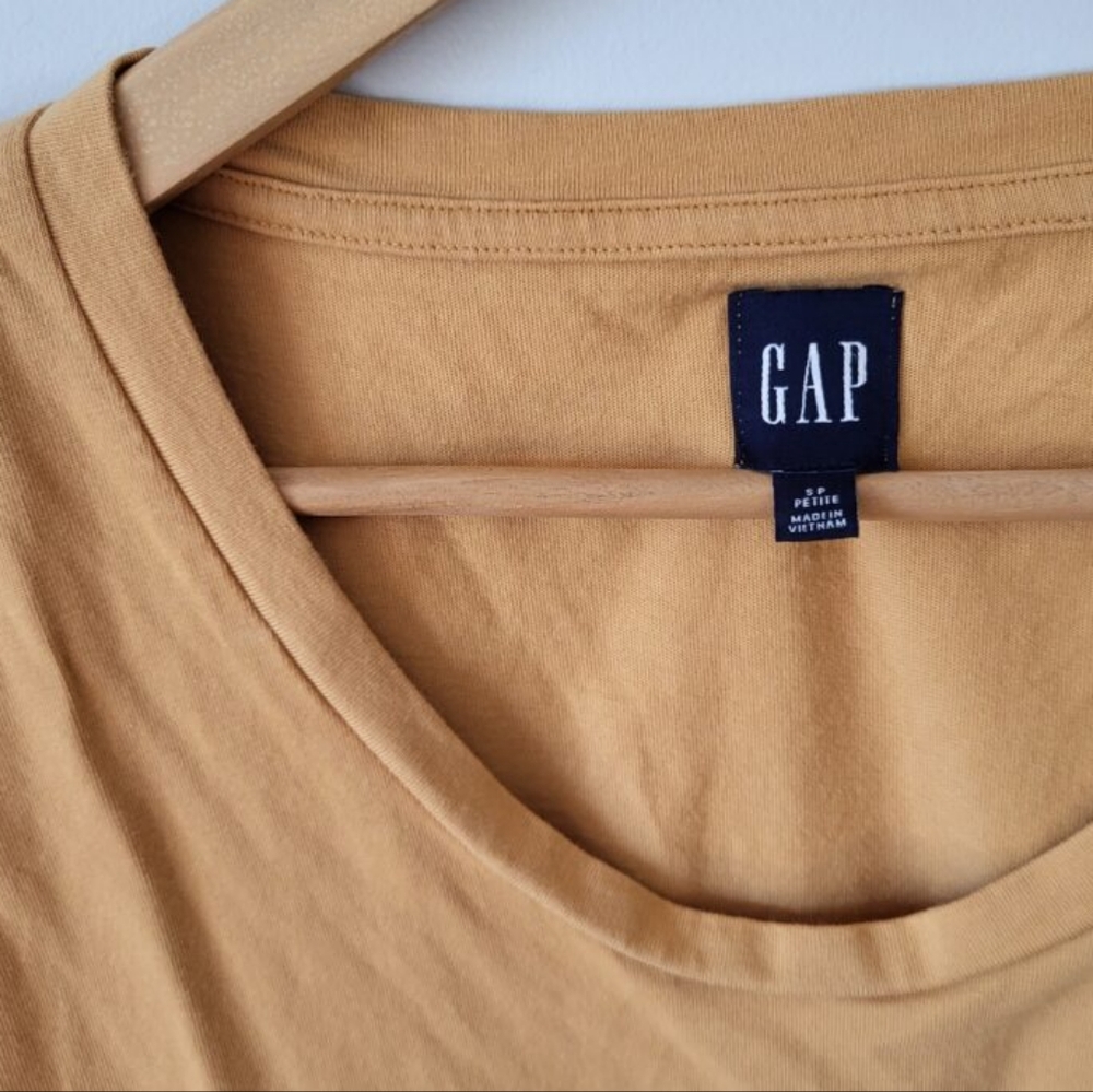 GAP  Mustard Yellow Boxy Fit Sleveless 💯 Cotton Top - Picture 2 of 6